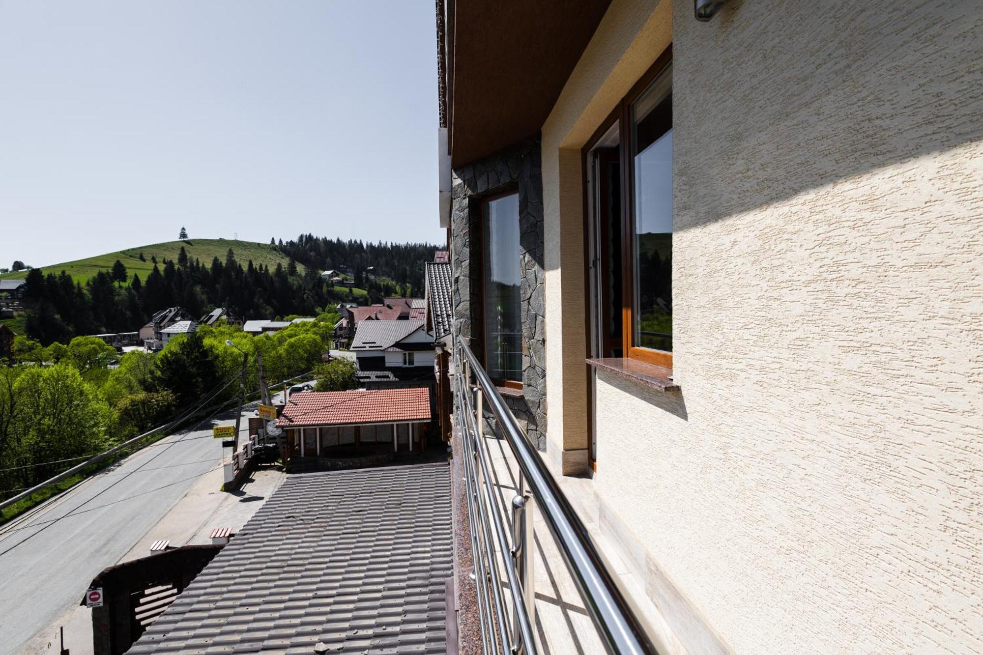 Villa Anet Palyanytsya Exterior photo